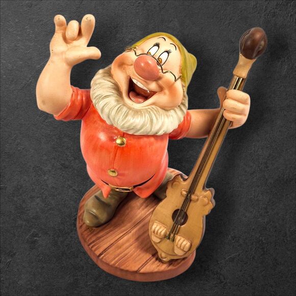 Disney Doc “Cheerful Leader” Snow White Seven Dwarfs 1995 Figurine Retired READ - Picture 1 of 9